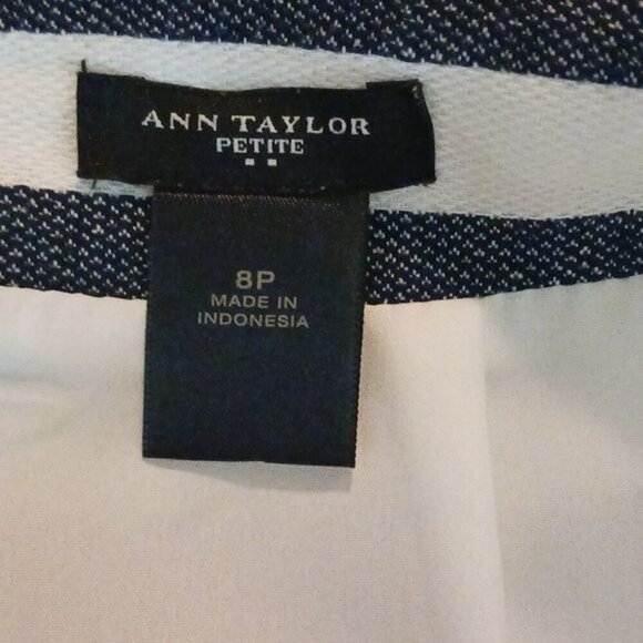 LOFT Pencil Skirt  Womens Size 8P Navy White Striped Linen Blend Casual Workwear - Picture 6 of 7